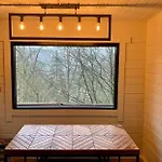 Douillets : Sur Pilotis Domek alpejski *