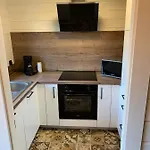 Douillets : Sur Pilotis Domek alpejski *