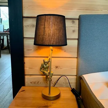 Douillets : Sur Pilotis * Houyet