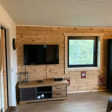 Douillets : Sur Pilotis * Houyet