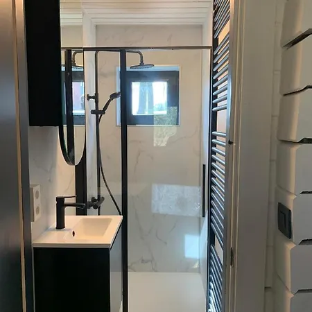 Douillets : Sur Pilotis * Houyet