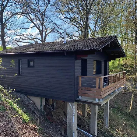 Chalet Douillets : Sur Pilotis Houyet