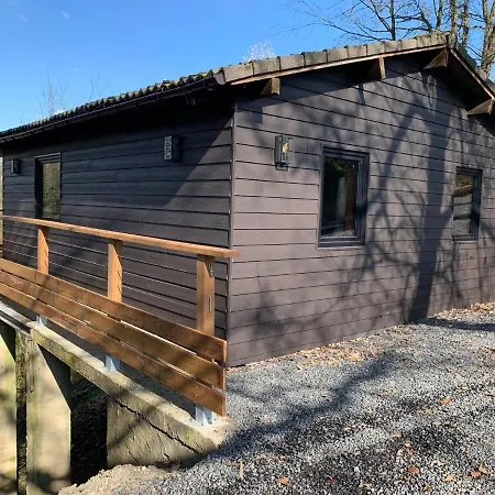 Douillets : Sur Pilotis Chalet Houyet