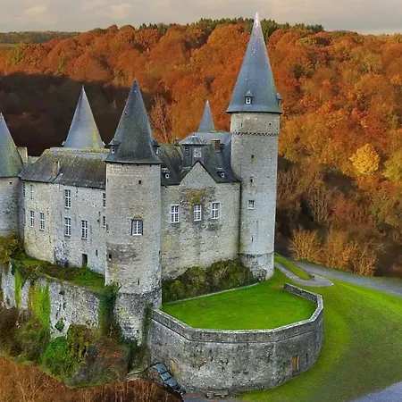 Douillets : Sur Pilotis Domek alpejski Houyet